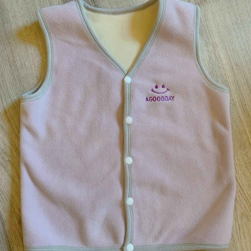 Unisex children’s vest($8 for each)